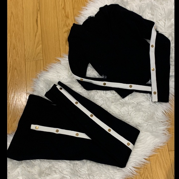 2 piece lounge set with side poppers - Picture 1 of 1